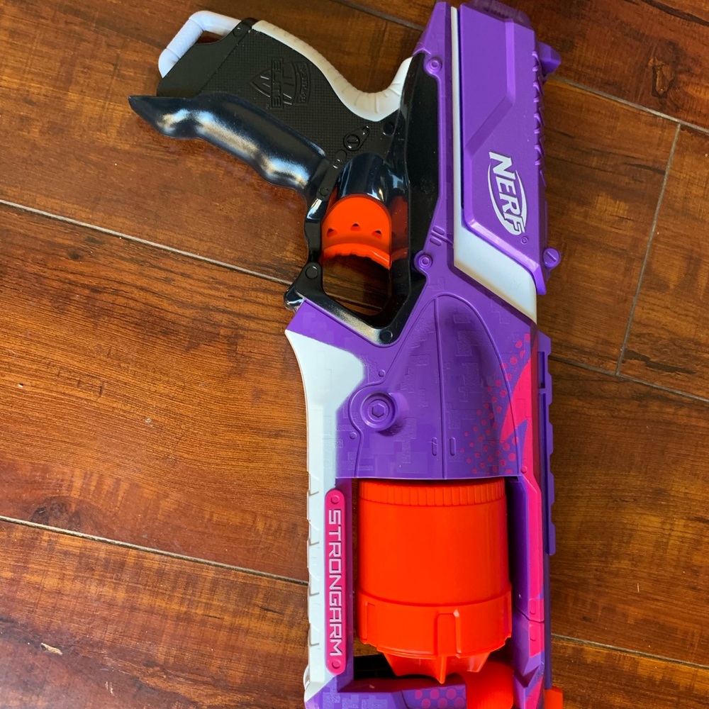 Nerf N Strike Elite Strongarm